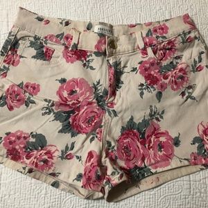 Shorts - Forever 21 white/floral - W size 29